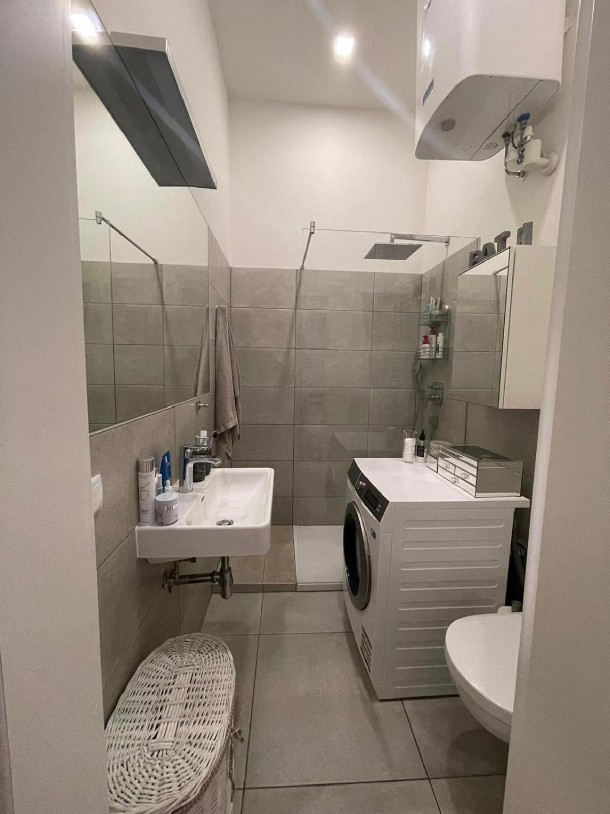 Stayin - Elegant Design With Garden Appartement