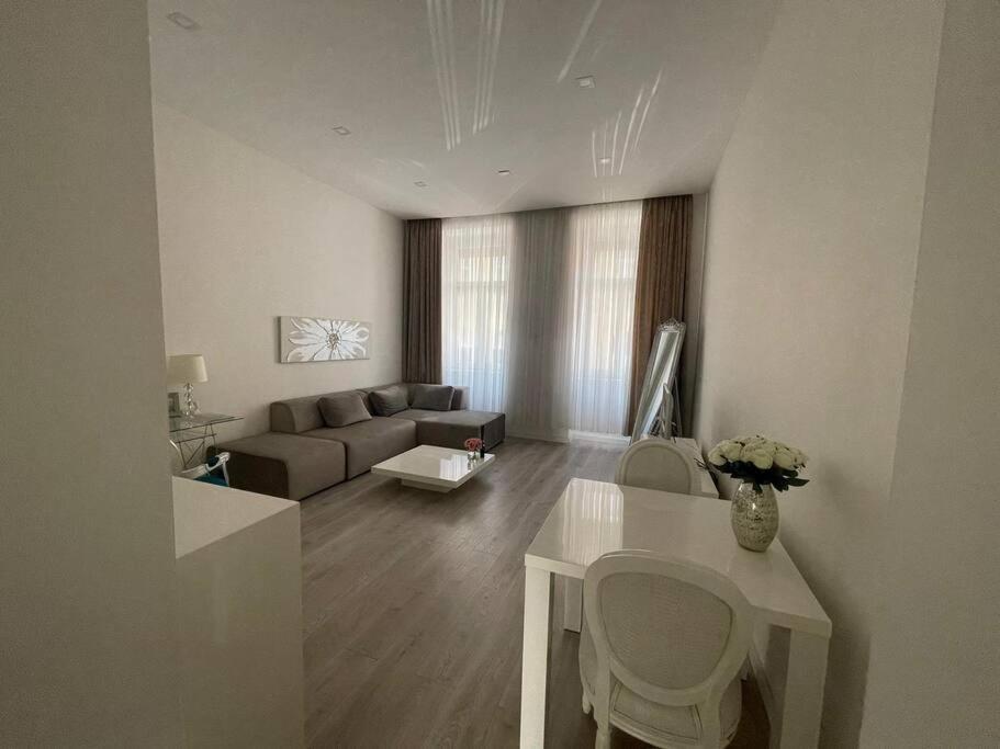 Stayin - Elegant Design With Garden Appartement Vienne