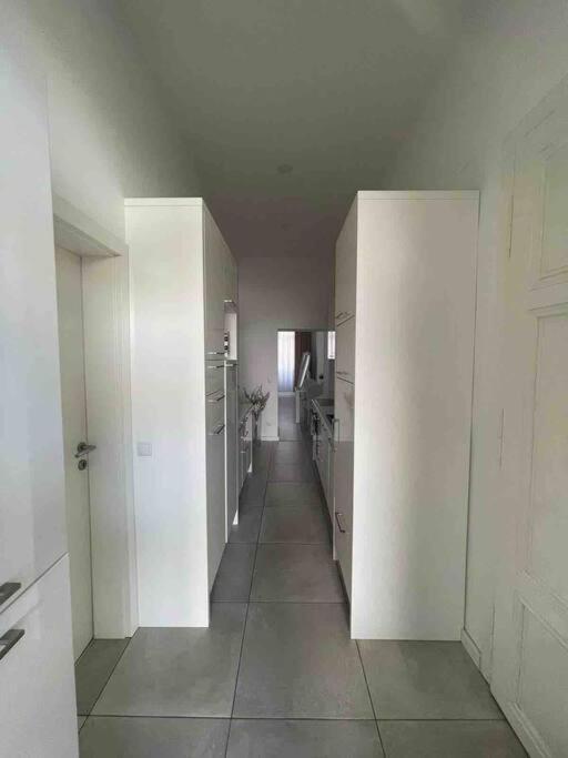 Stayin - Elegant Design With Garden Apartment Wien